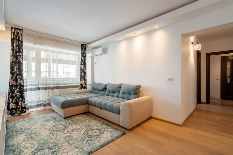 Banu Manta 18, adiacent Piata Victoriei, comision 0%.